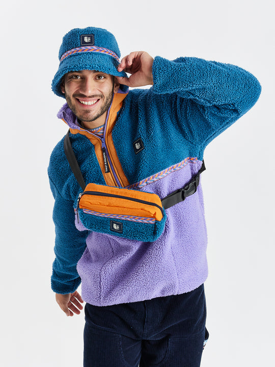 GŸrteltasche aus Sherpa-Fleece in Jeansoptik