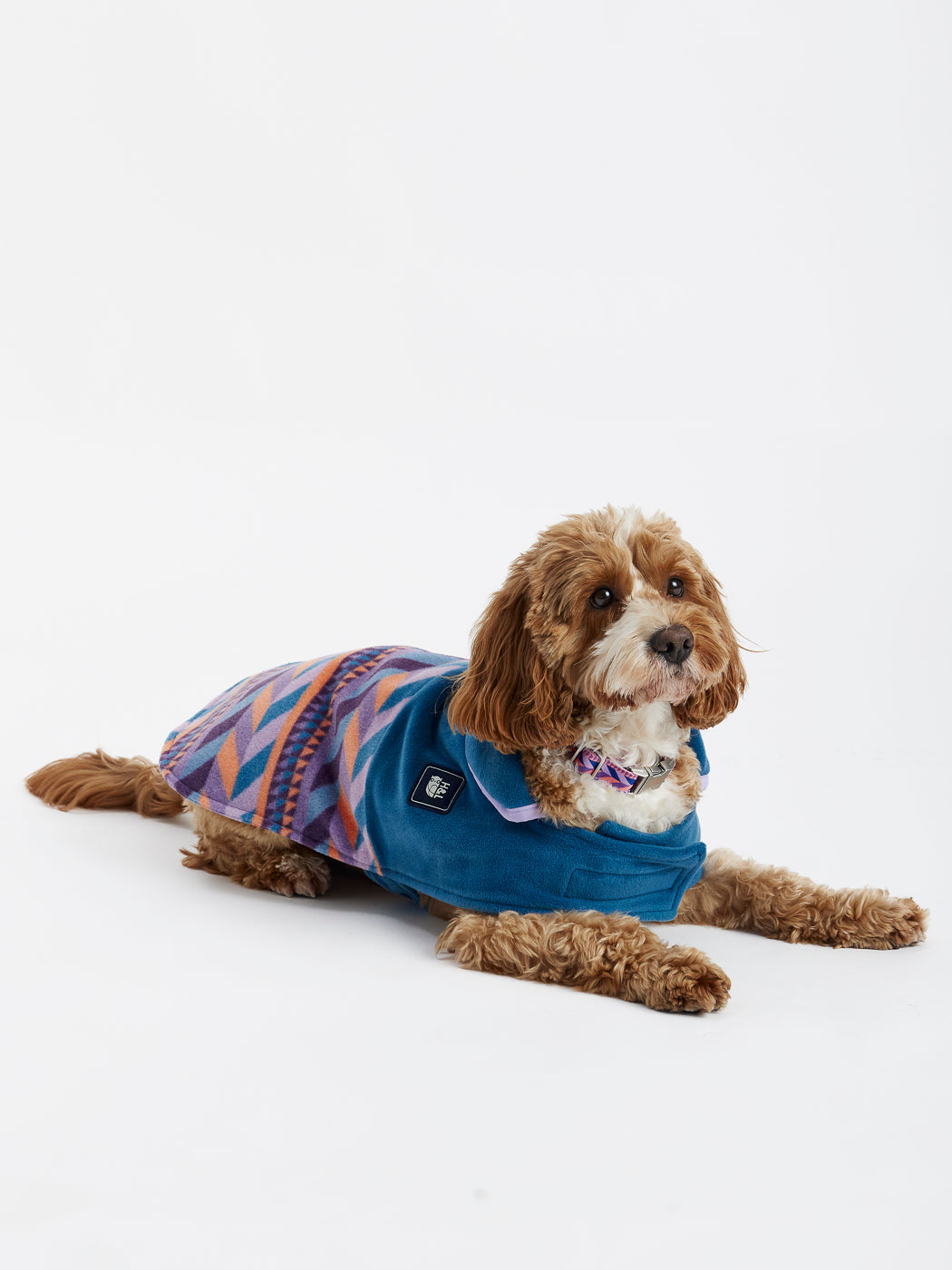 Ensure your dog stays warm and comfortable with the Sloan Dogs Patterned Fleece, combining practical warmth with a stylish design.