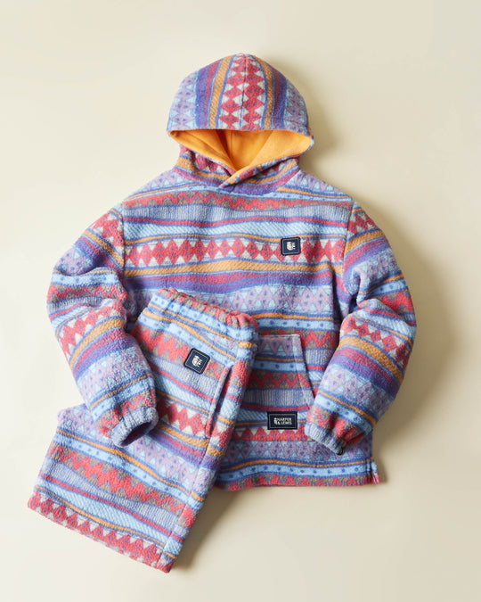 Sherpa Fleece mit Kapuze und nebligem Retro-Muster