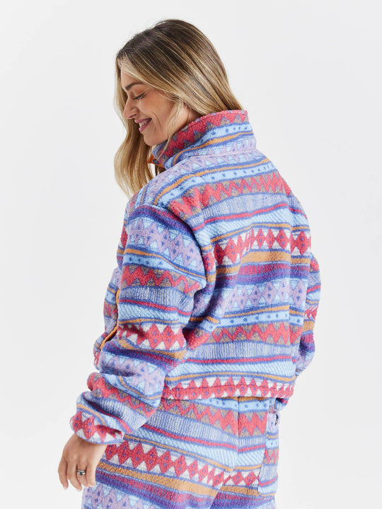 Kurzer Fleecepullover mit Druckknopfkragen und Retro-Muster von Soleil 