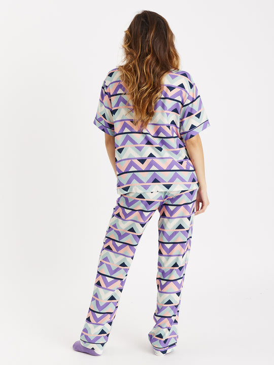 Lange pyjamaset met retropatroon en polaire print